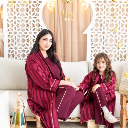 Ensemble trois pièces burgundy travaillé avec skali doré et zwak lmaallem ton sur ton