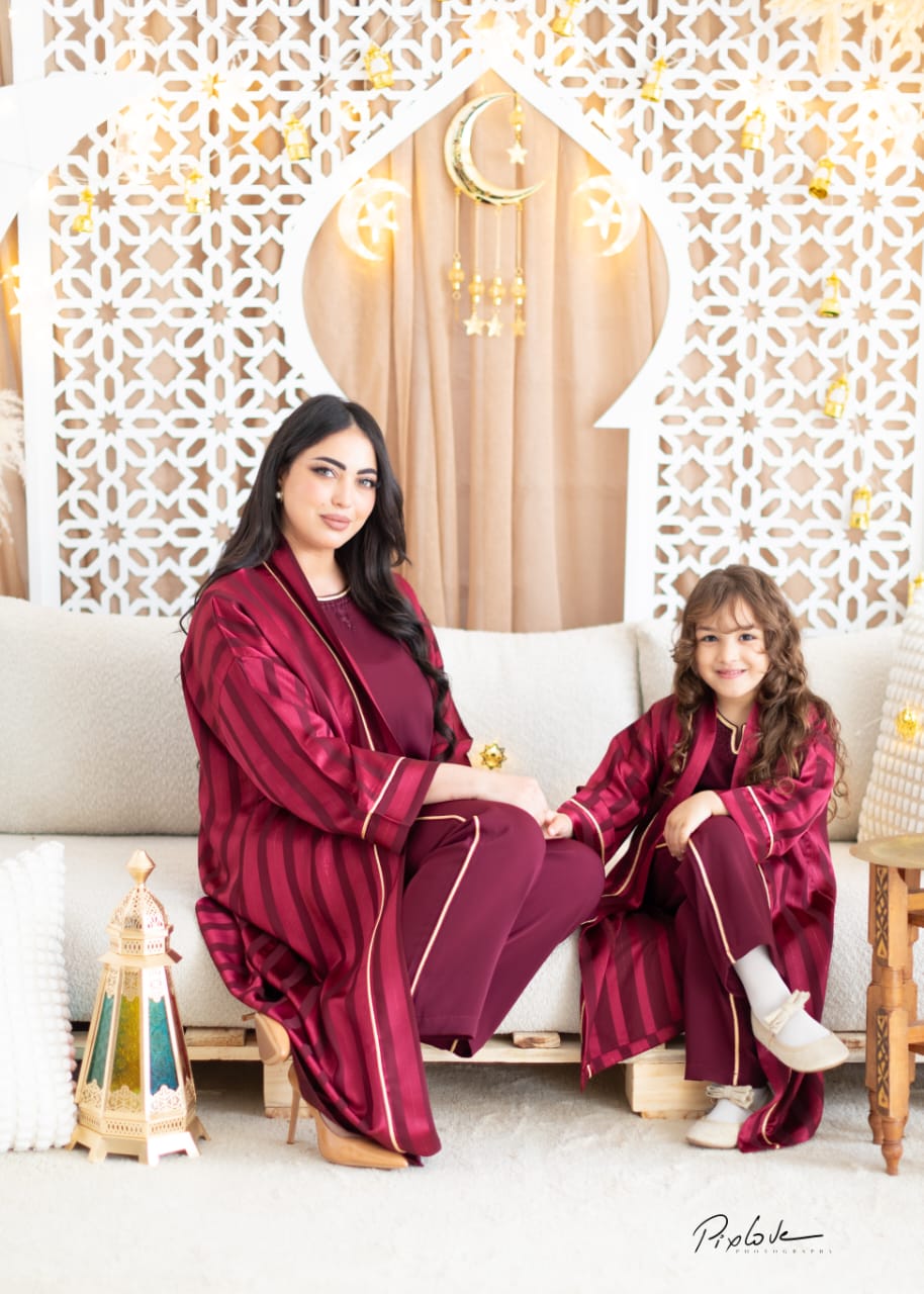 Ensemble trois pièces burgundy travaillé avec skali doré et zwak lmaallem ton sur ton