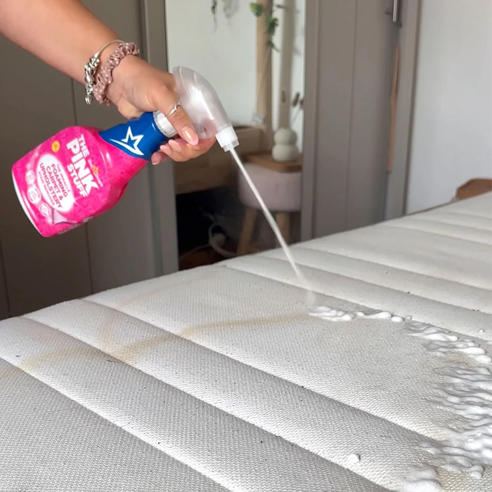 The Pink Stuff Détachant Miracle Moussant Pour Tapis Et Tissu D'ameublement - 500ml The Pink Stuff Détachant Miracle Moussant Pour Tapis Et Tissu D'ameublement - 500ml – Image 3
